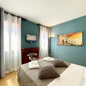 Apartment San Marco Luxury Steps From St Marks