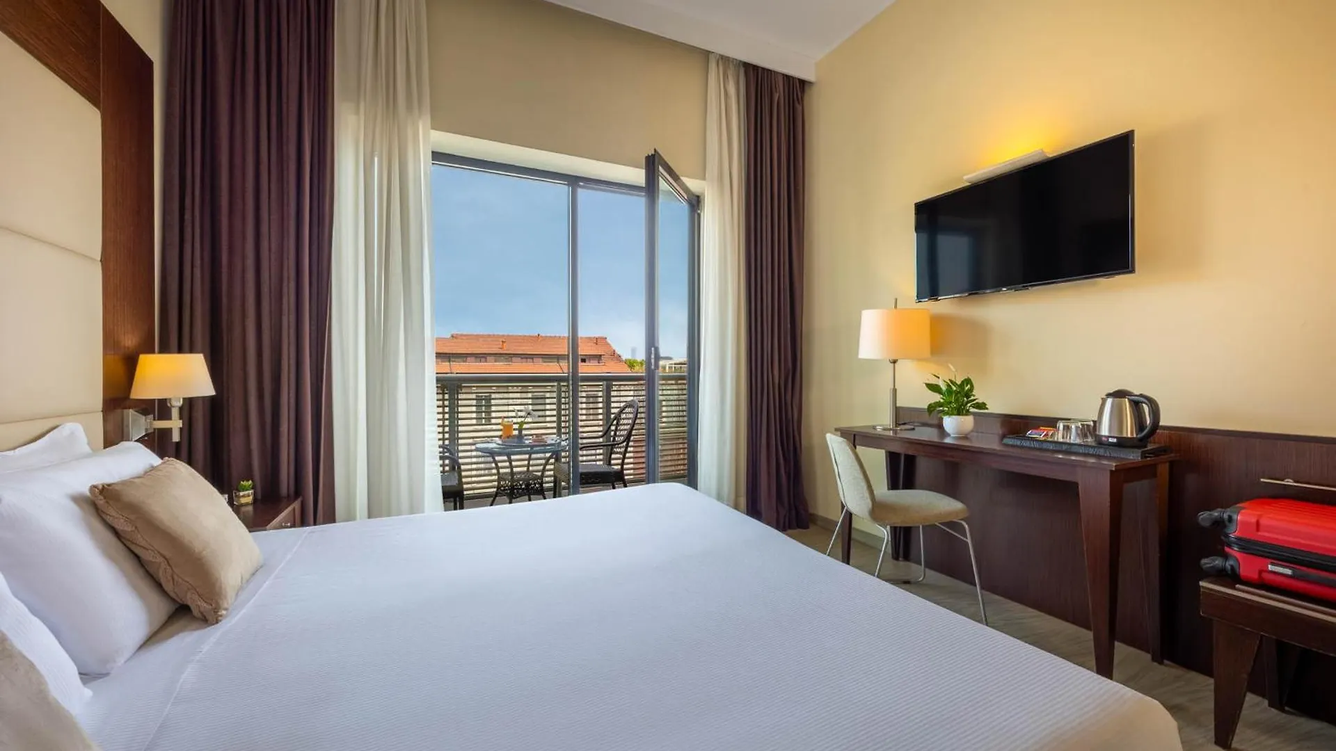Ih Hotels Milano Watt 13 4*, מילאנו איטליה