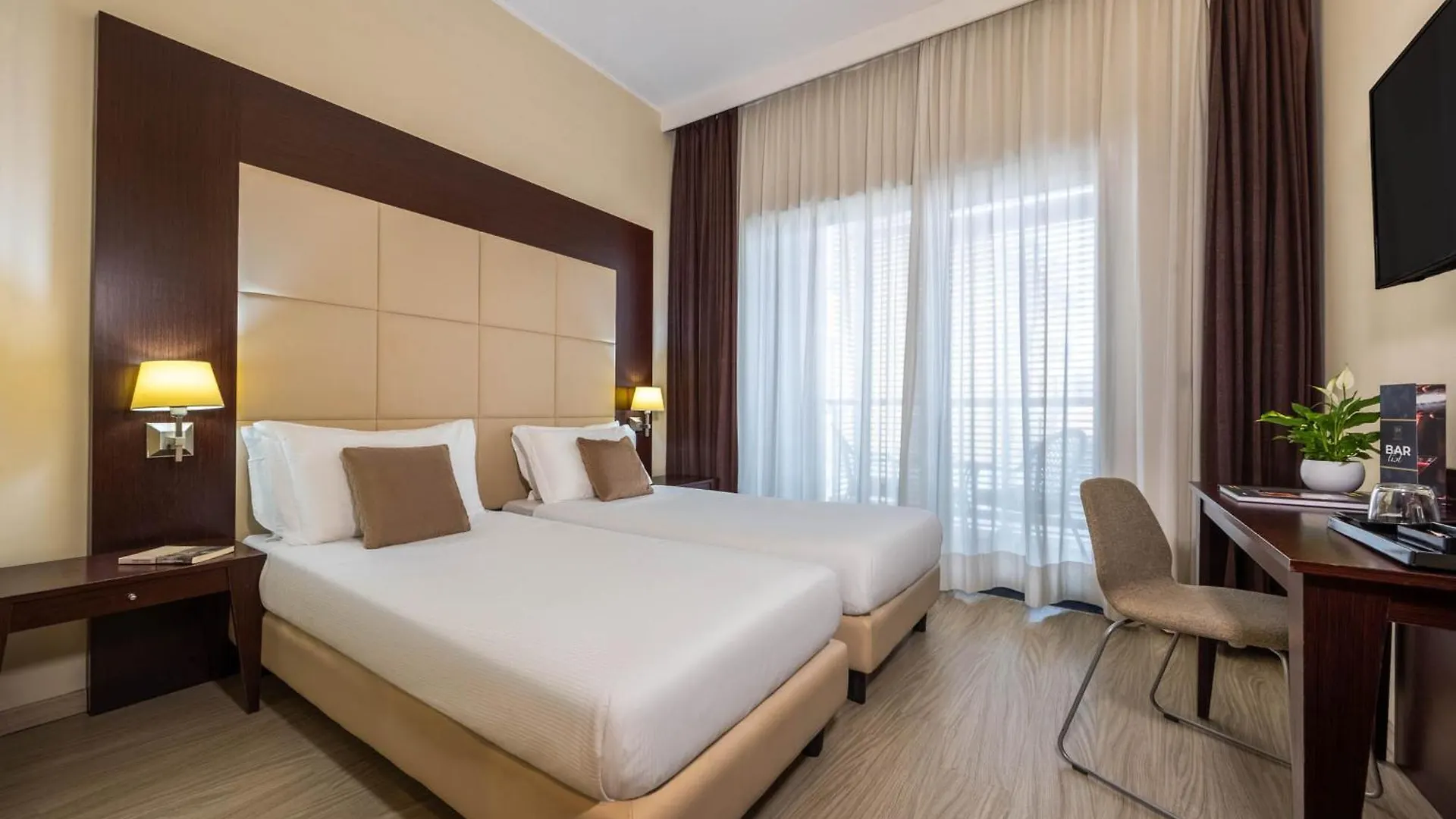 ****  Ih Hotels Milano Watt 13 איטליה